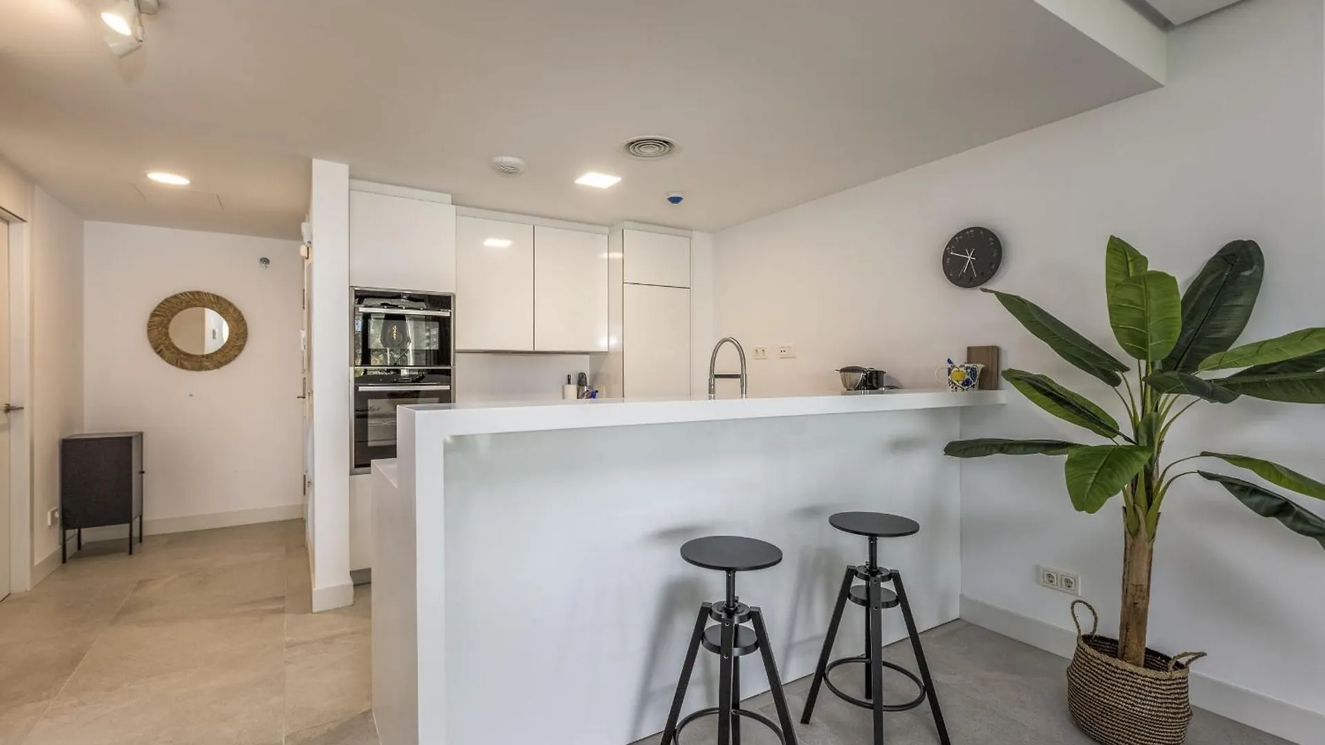 Zoey - Pool, Gym, Terrace & Golf Villa Marbella Feriehus